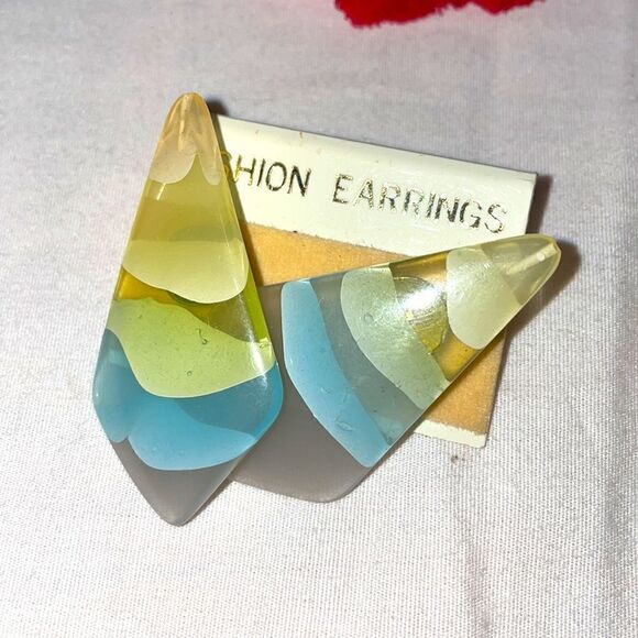 5 pairs of earrings  - Picture 7 of 7